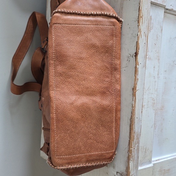 Bed Stu Celindra Tote - Picture 12 of 16